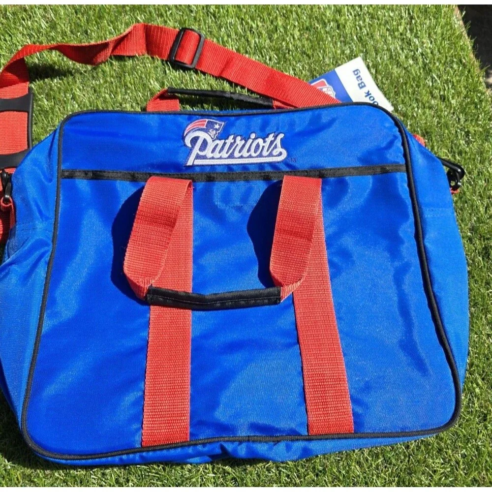 1990s Mead NFL New England Patriots Messenger Carry-on Gym Laptop Book Bag NWT